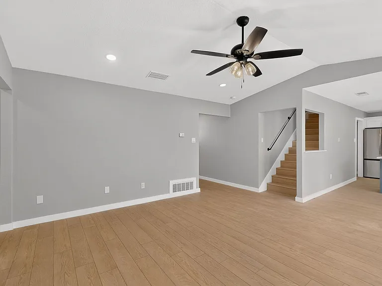 6708 Johnnie Ct — Photo 11