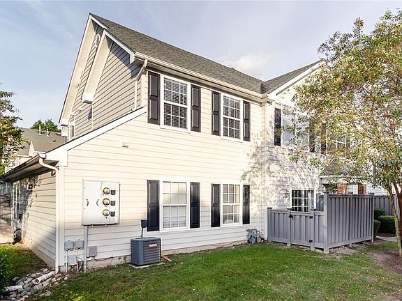 4th image of 1308 Tuscany Dr