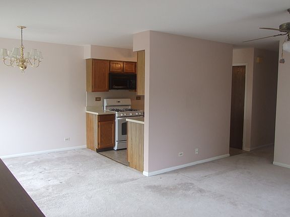 5th image of 361 Ashwood Ct #361
