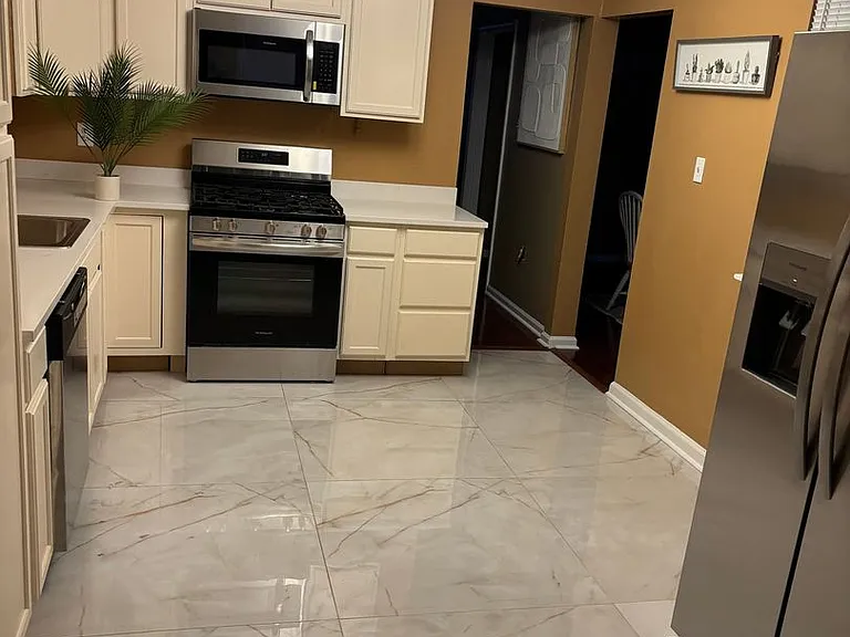 5000 Cardenas Dr #5000 — Photo 2