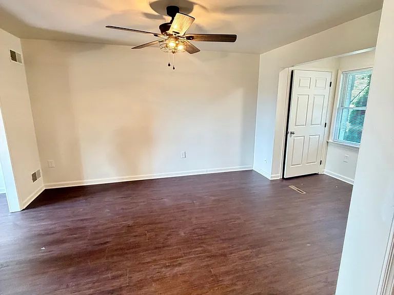 33 Park View Dr — Photo 17