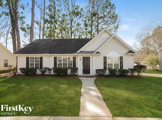 5820 Country Walk Dr, Charlotte, NC 28212