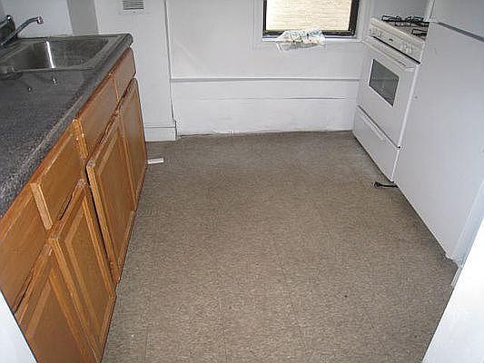 2nd image of 40-14 Astoria Blvd S #4B