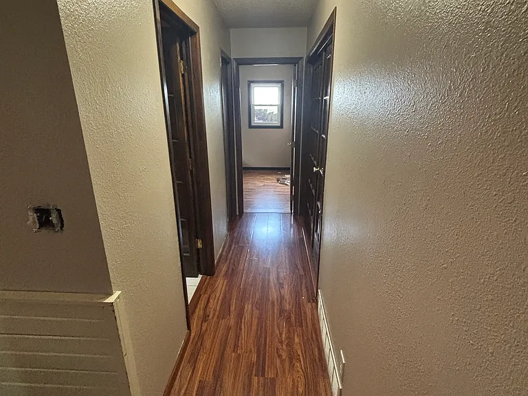 402 E Main St — Photo 6