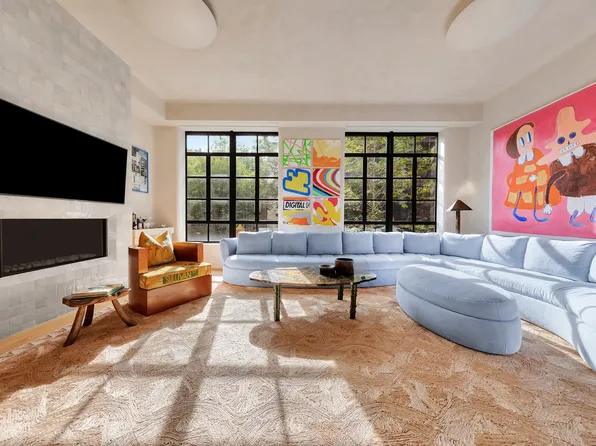 30 Sullivan Street image 1 of 24