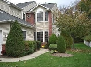 6 Bartlett Ct, Roseland, NJ 07068
