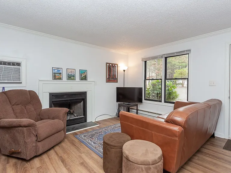 129 Forsyth Dr #B — Photo 3