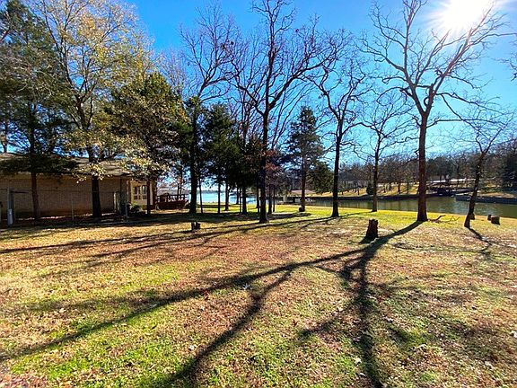 3rd image of 105 Peyton Dr