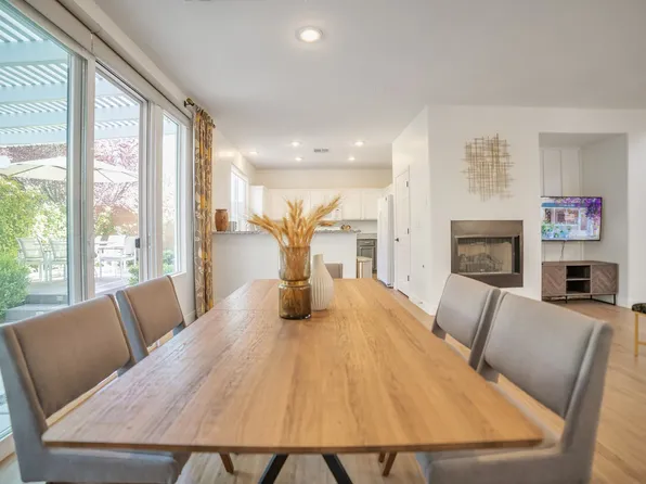 10470 Sky Gate St, Las Vegas, NV 89178
