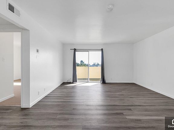 5th image of 3555 Maple Ave