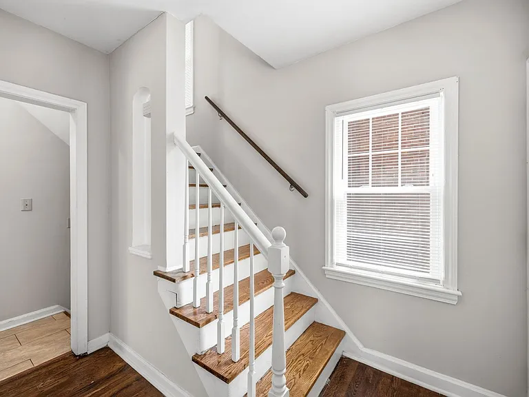 3889 Grenville Rd — Photo 17