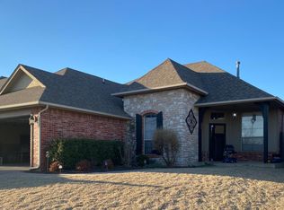 2633 SE 9th Cir, Moore, OK 73160