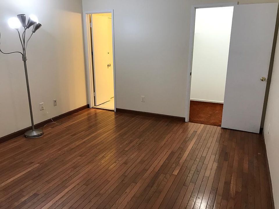 Main level bedroom