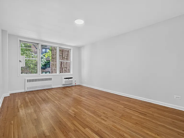 150 E 30th St #3B — Photo 3