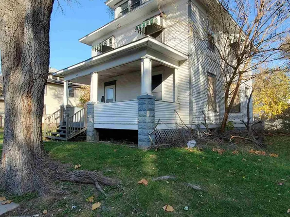 1217 Glenhurst Ct, Rock Island, IL 61201