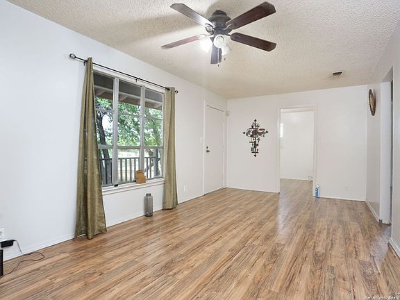 4th image of 4420 Twin Rise