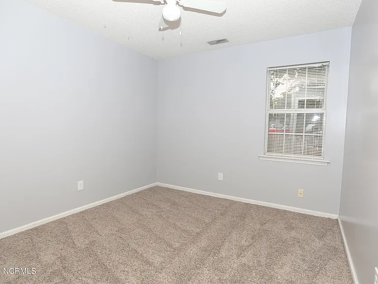 621 S Hampton Dr — Photo 9