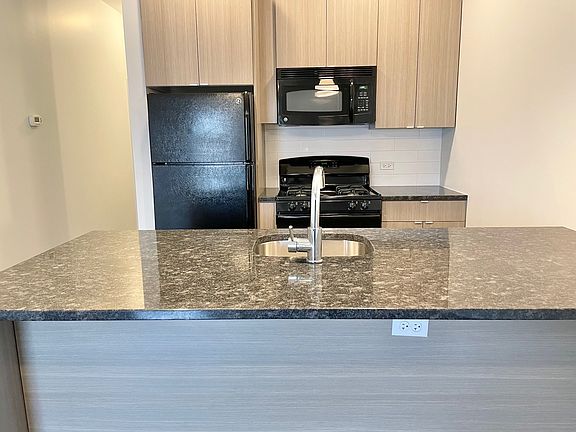 4th image of 2500 N Clybourn Ave APT 205