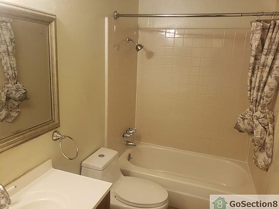 4th image of 6869 Aintree Dr