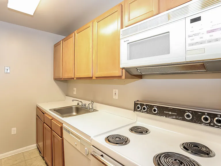 1910 T St NW #24 — Photo 7