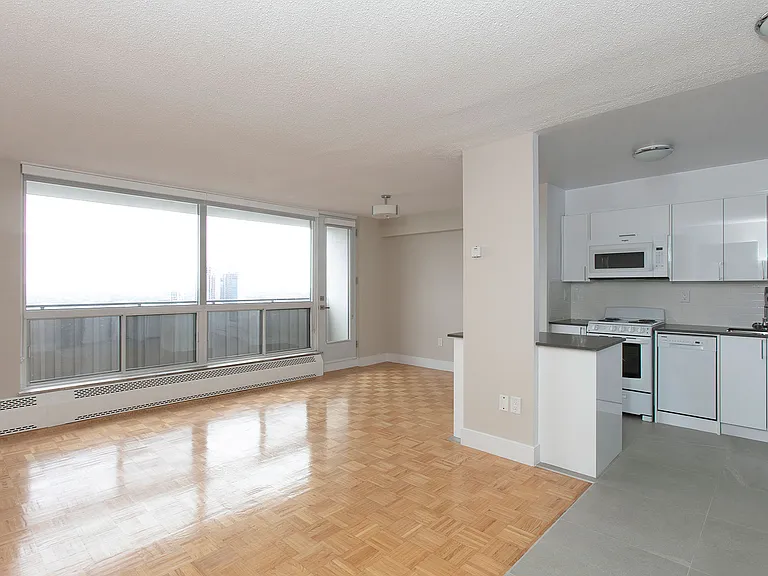 666 Spadina Ave — Photo 23