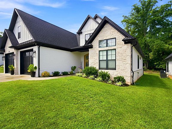 3rd image of 125 Bentley Grove Way