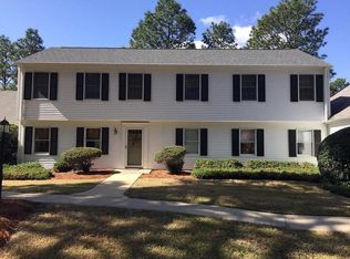 8 Village Green Cir, Southern Pines, NC 28387