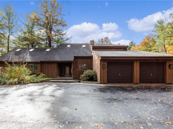 22 Lacatena Road, Pine Bush, NY 12566