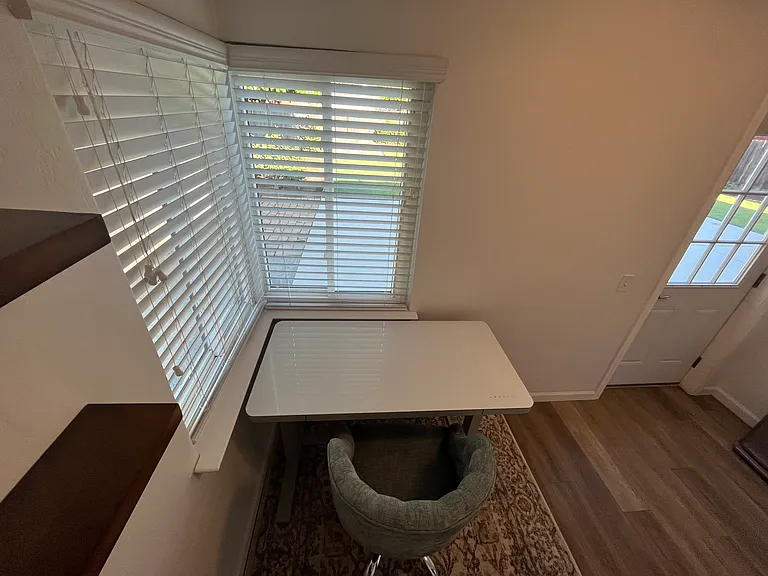 250 Oxford Ave — Photo 35