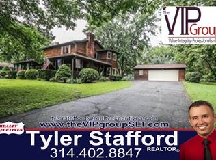 6 Meadow Path Ln, Eureka, MO 63025