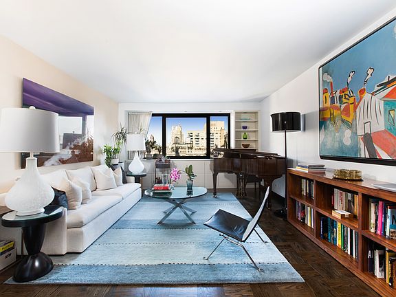 5th image of 10 W 66th St APT 21A