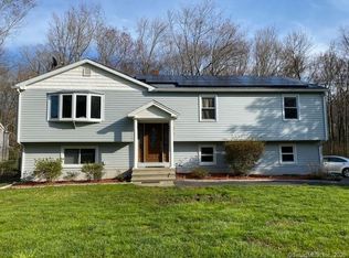 20 Cardinal Dr, Guilford, CT 06437