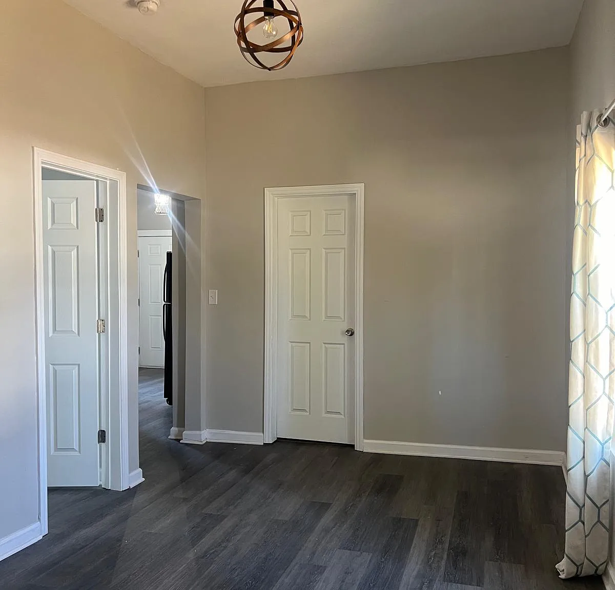 2 bed, 900 sqft, $1,100 — Photo 2