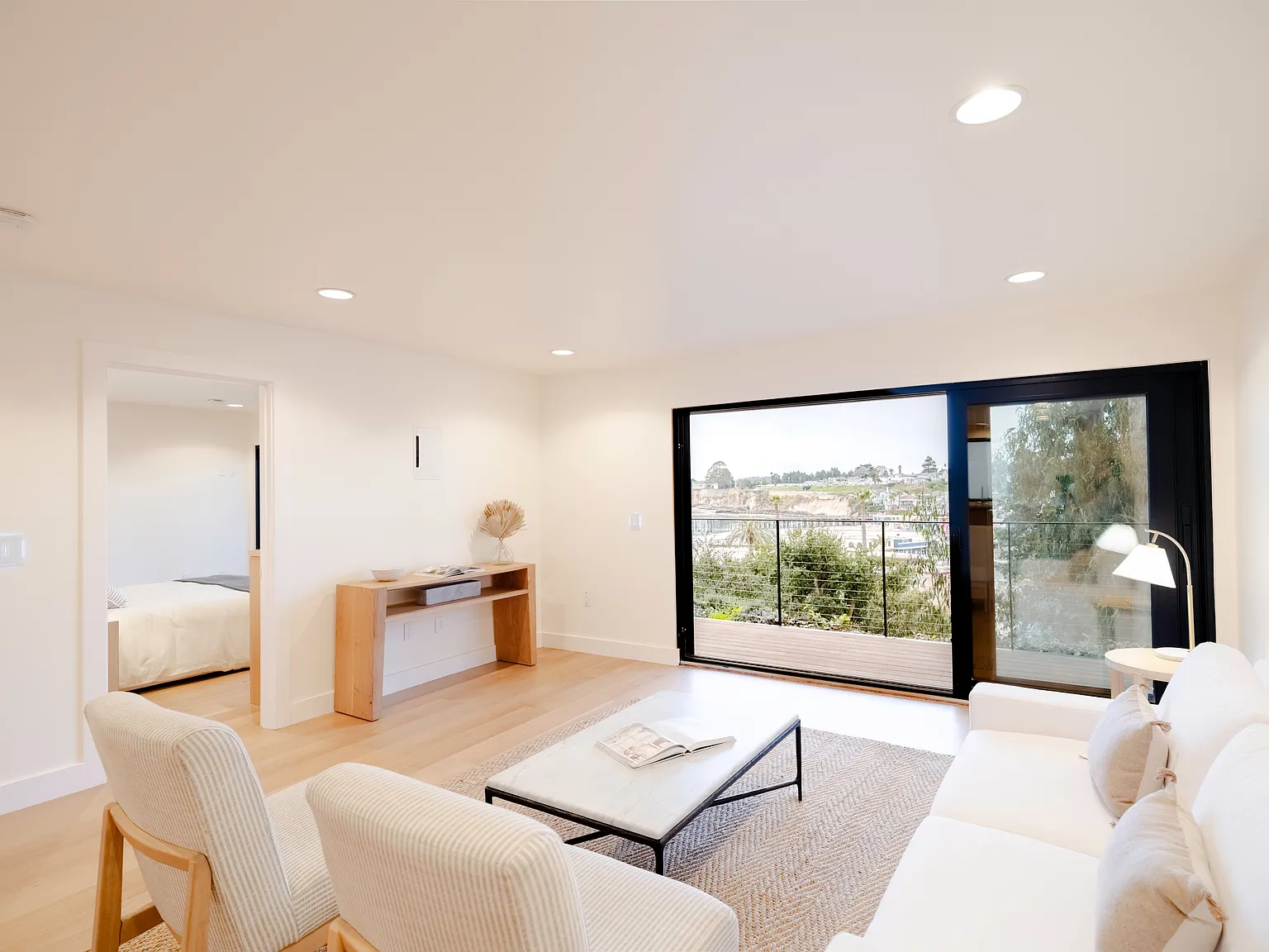 2 bed, 1000 sqft, $7,500 — Photo 1