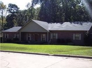 1035 Oakridge Dr, Camden, AR 71701