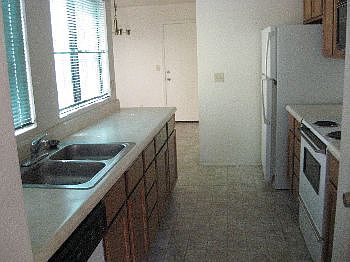 4th image of 4658 W Dublin St