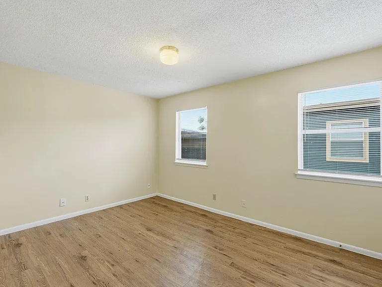 2319 Greenfield Pkwy #103 — Photo 15