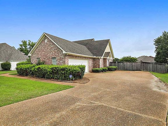 3rd image of 136 Cypress Lake Blvd S