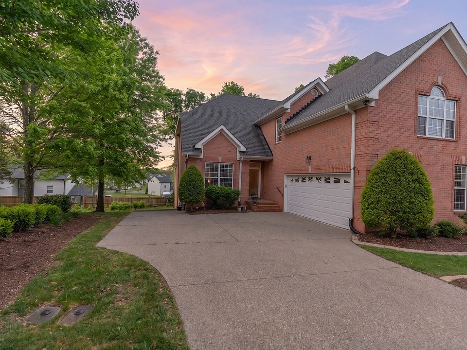 1st image of 131 Belmont Cir