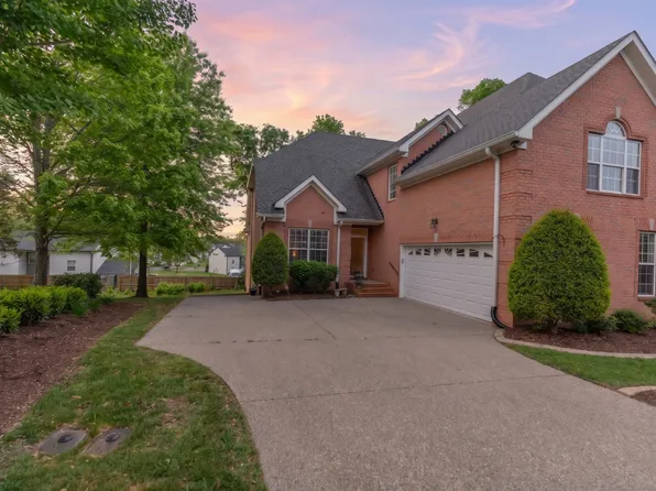 131 Belmont Cir, Hendersonville, TN 37075
