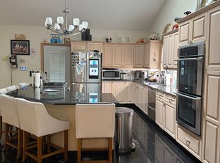 21 Heritage Ln, Saugus, MA 01906