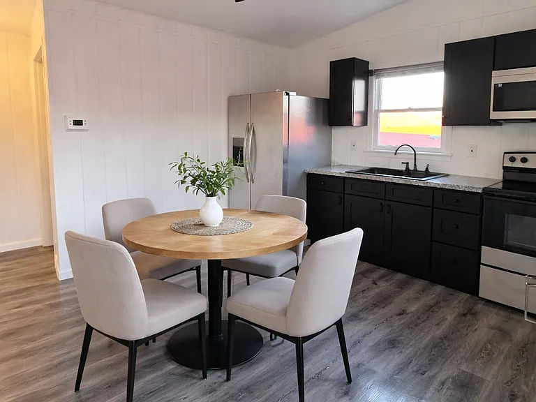 131 Racetrack St #1 — Photo 4
