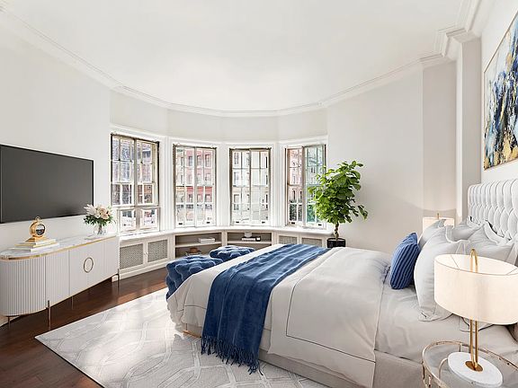 3rd image of 45 E 66th St #3SE