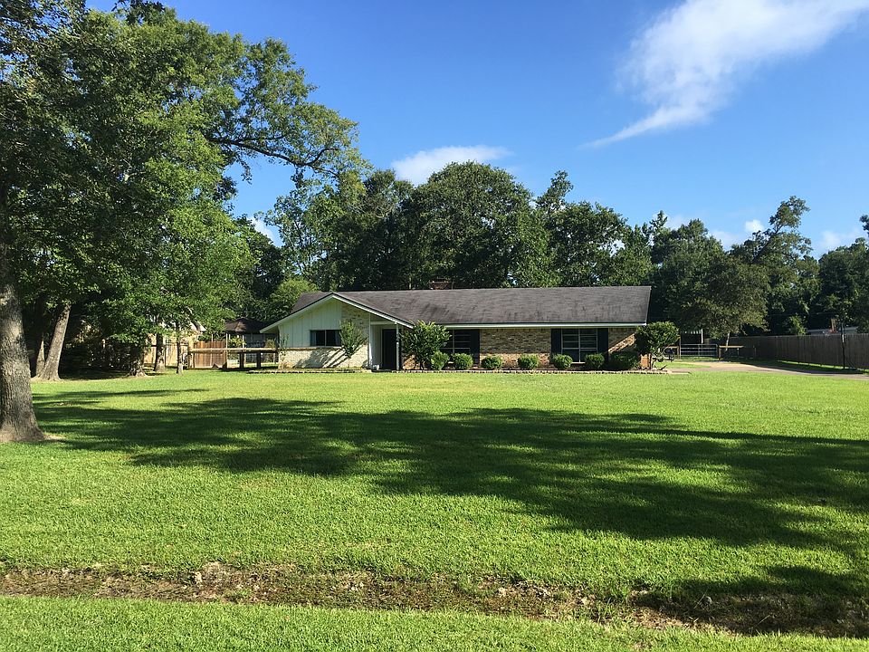 1st image of 106 Pinecone Ln