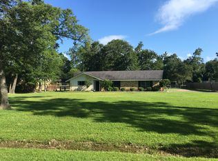 106 Pinecone Ln, Sour Lake, TX 77659