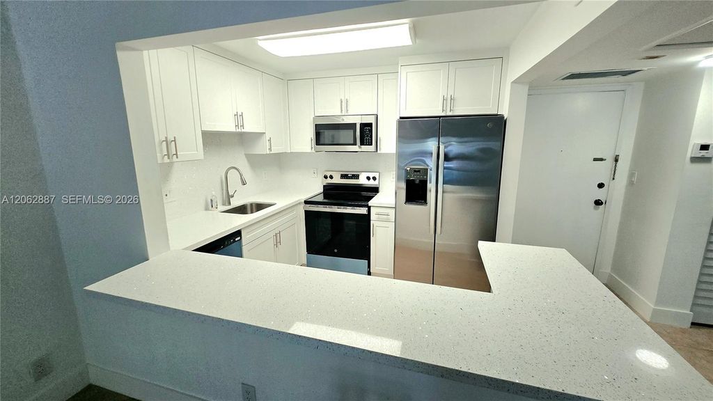 255 S Cypress Rd APT 307, Pompano Beach