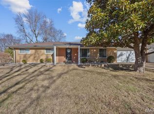 767 Paschal Dr, Saint Louis, MO 63125