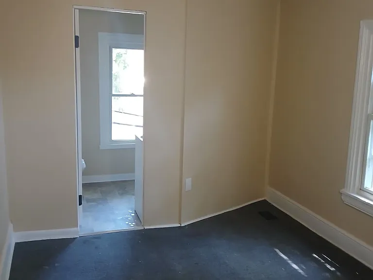 1117 Pleasant St — Photo 15