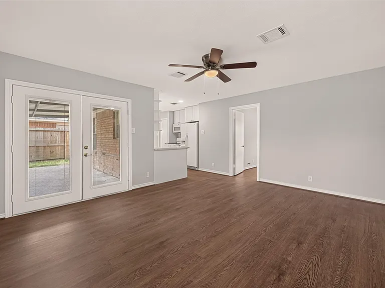 6727 Grovewood Ln — Photo 8