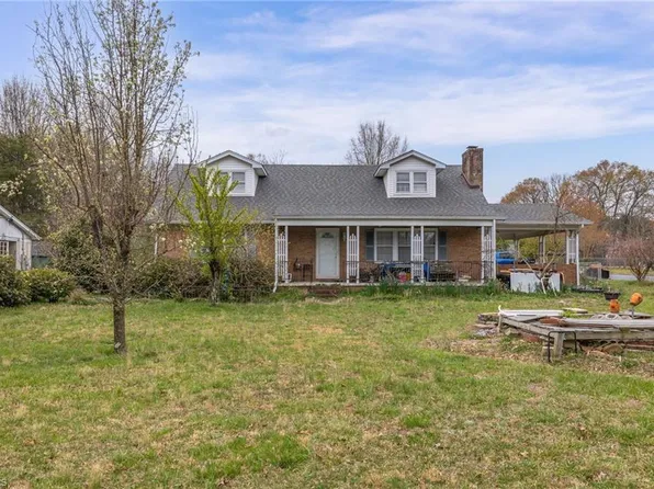 3917 Frazier Rd, Greensboro, NC 27407